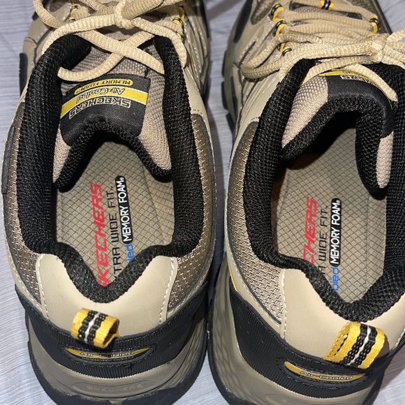 Sketchers Memory Foam Sneaker - Picture 4 of 5